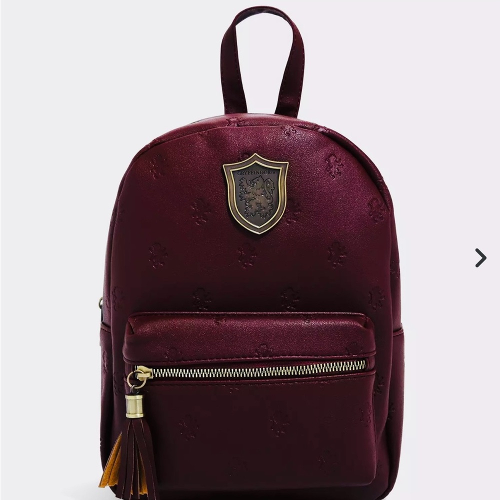 Harry Potter Embossed Gryffindor Maroon Backpack with Embossed Crest - Picture 5 of 11